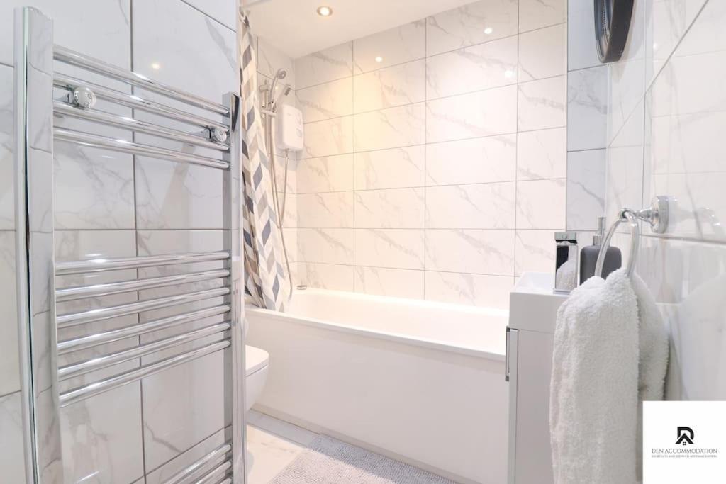 Den Accommodation & Short Lets Greenwich London - 3 Bed House 外观 照片