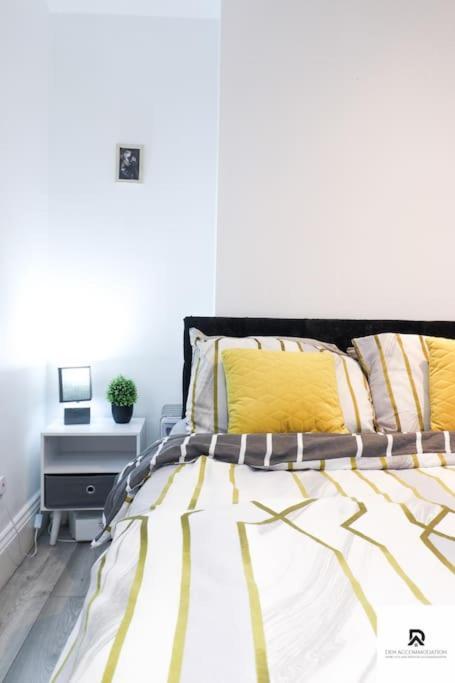 Den Accommodation & Short Lets Greenwich London - 3 Bed House 外观 照片