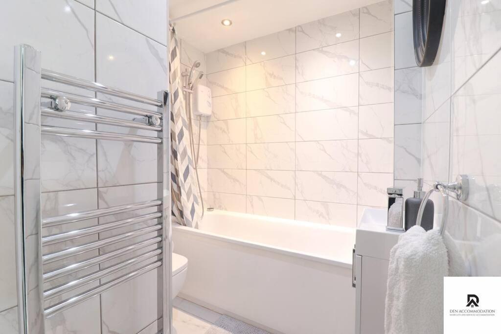 Den Accommodation & Short Lets Greenwich London - 3 Bed House 外观 照片