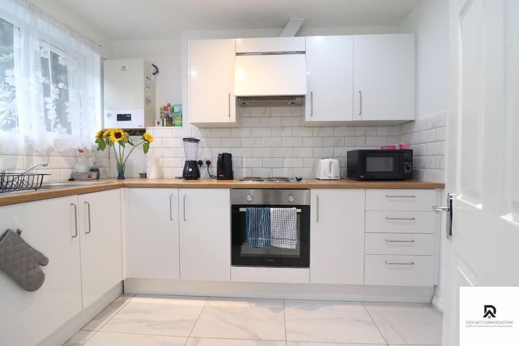 Den Accommodation & Short Lets Greenwich London - 3 Bed House 外观 照片